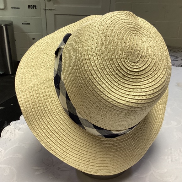 LOFT HAT MUST SEE WITH black FLOWER USE OR DETACH. CLASSIC 🖤💐💐💐💐💐 - Picture 4 of 7